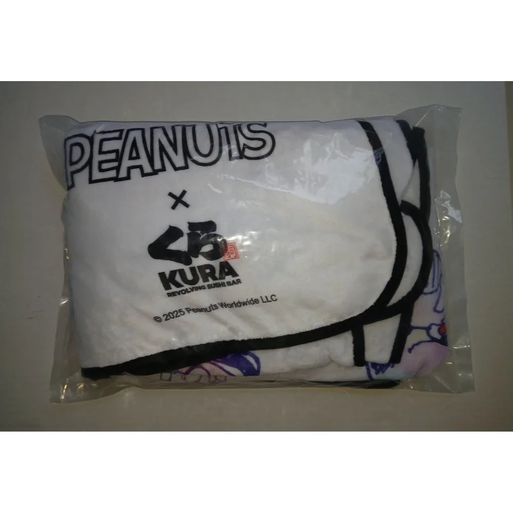 Kura‎ Sushi x Peanuts Limited Edition Snuggle Blanket NEW!